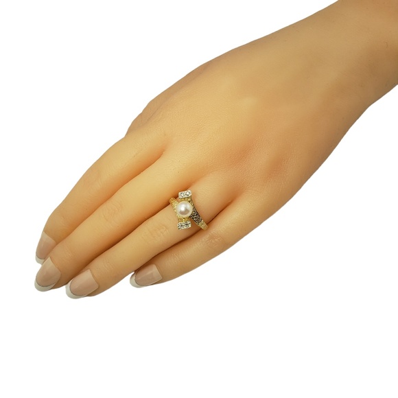 Vintage 14 Karat Yellow Gold Pearl and Diamond Ring Size 5.75 #13081 - Picture 7 of 8